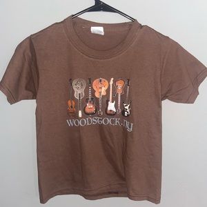 Brown Woodstock guitar tee